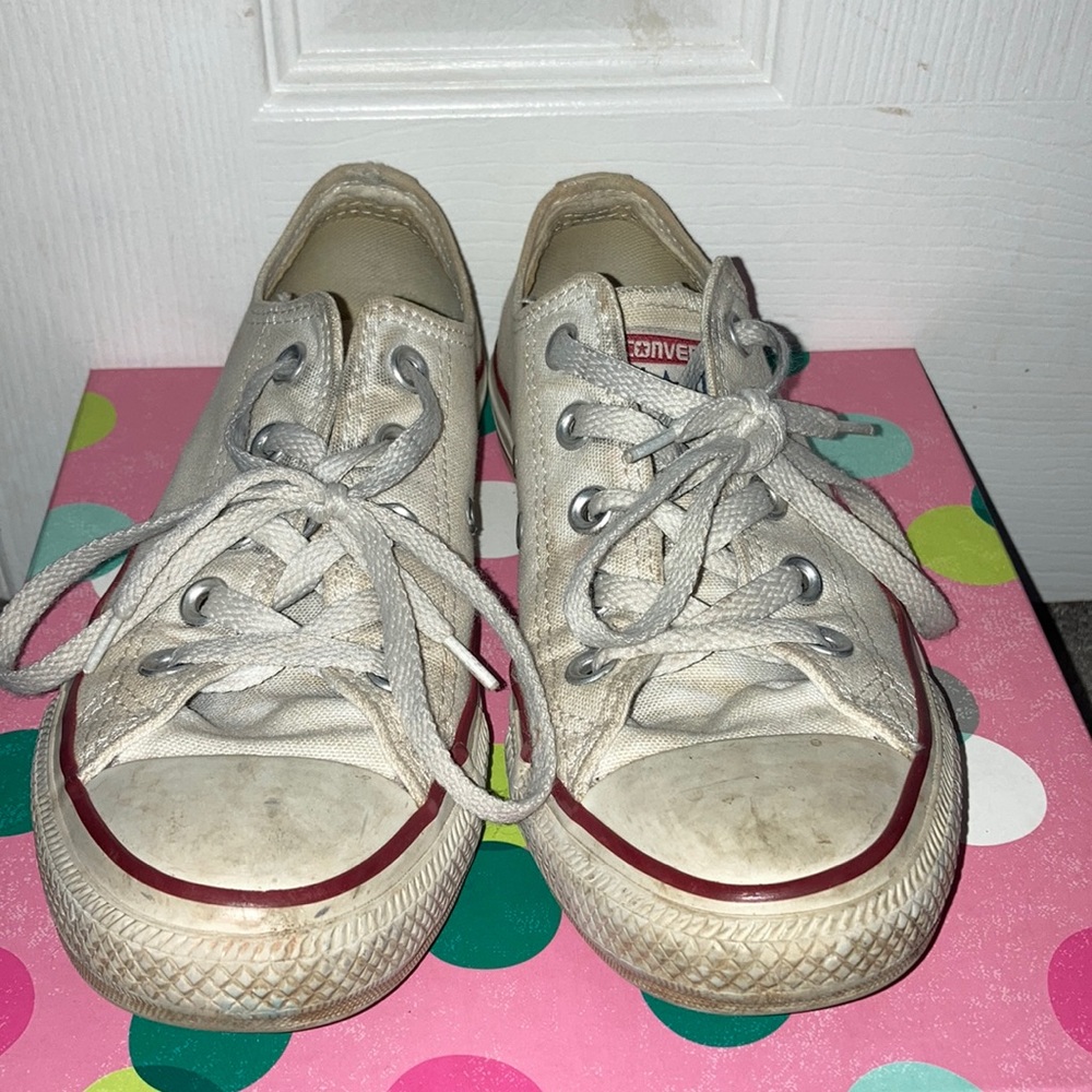 White low top converse